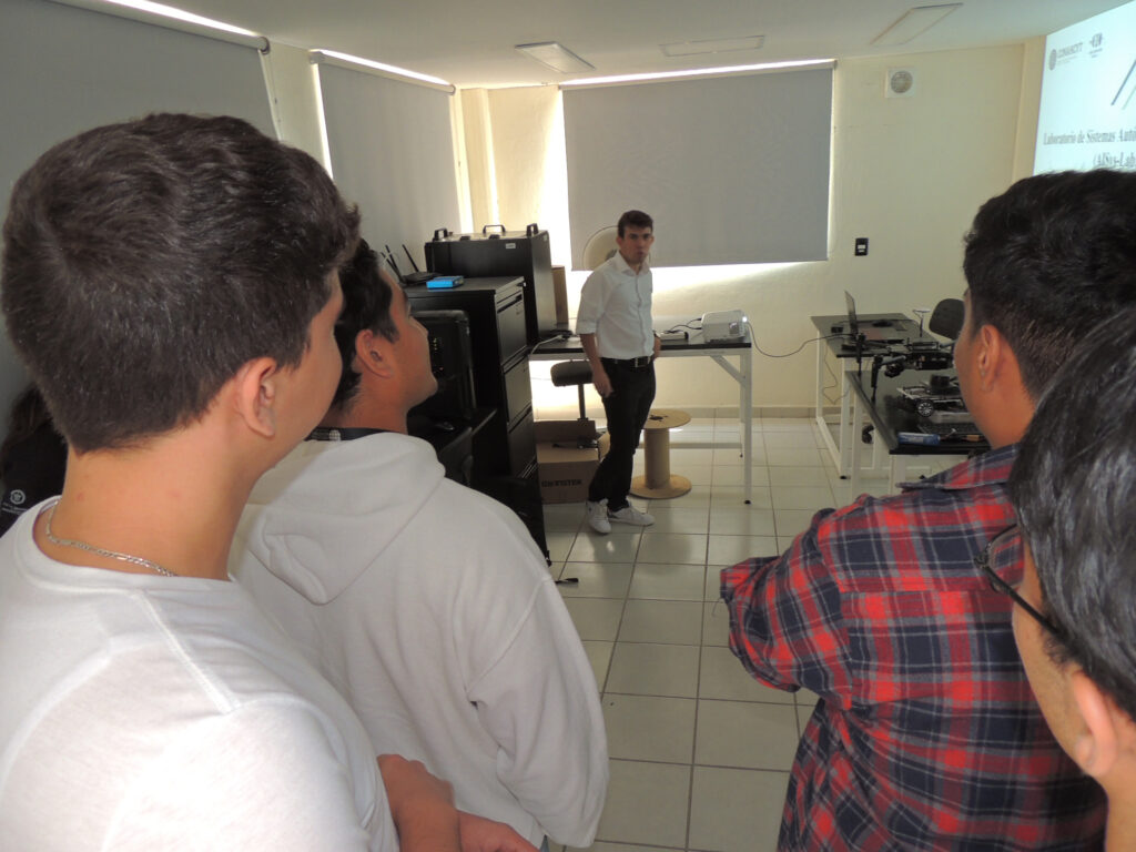 LAbSistemasInteligentesEStudianteDoctoradoDanielBarba